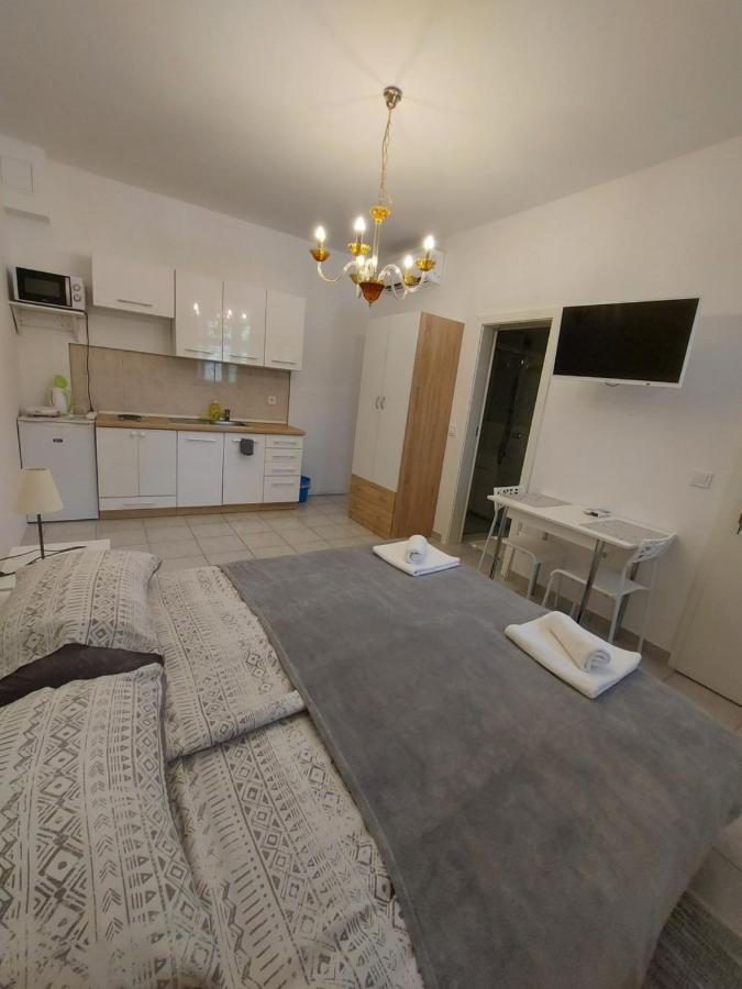Studio Apartments Ana & Mia Vis Extérieur photo