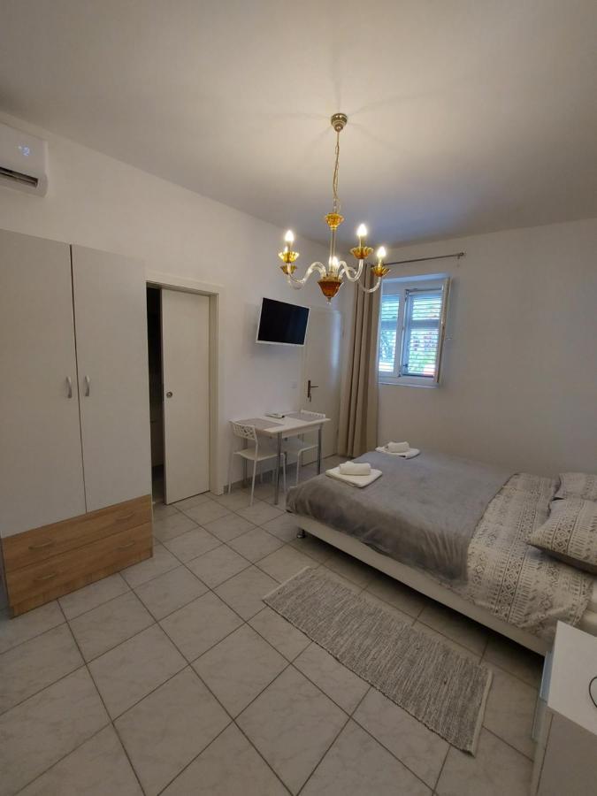 Studio Apartments Ana & Mia Vis Extérieur photo